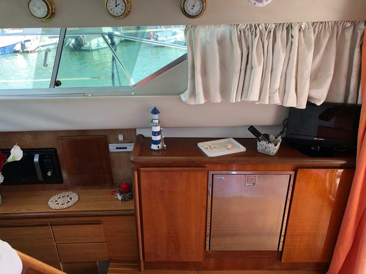 Yacht Suite מרינה די גרוסטו מראה חיצוני תמונה