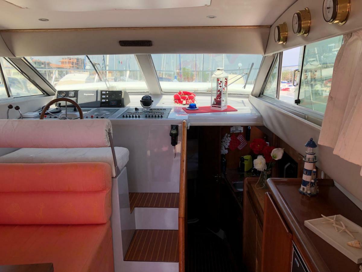 Yacht Suite מרינה די גרוסטו מראה חיצוני תמונה